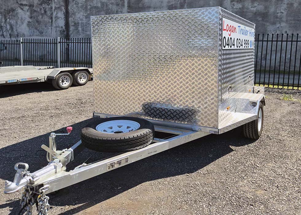 Enclosed Trailer thumbnail 2