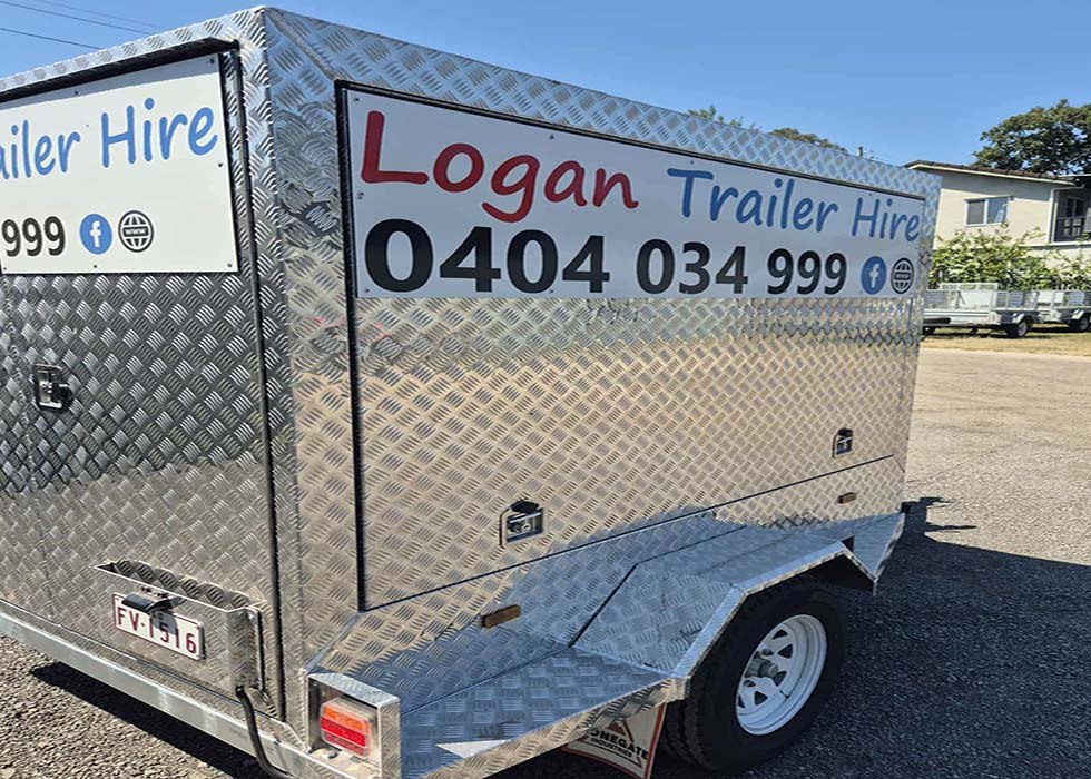 Enclosed Trailer thumbnail 3